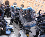 Italian Police Clashes  with Anti-Fascists Leaves 7 Injured